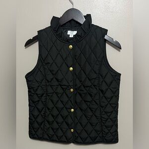 NWOT Crown & Ivy Girls Quilted Black Vest Ruffle Collar Gold Snap Up Size XL